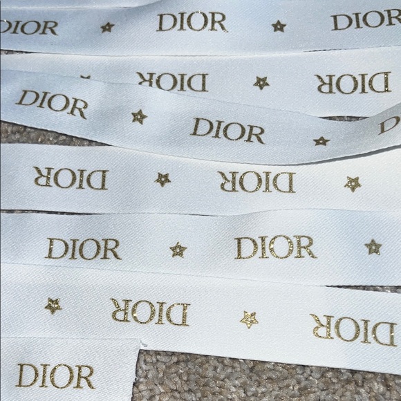 Dior Luxurious White Ribbon with Gold Stars Approx 21 feet - Picture 3 of 3